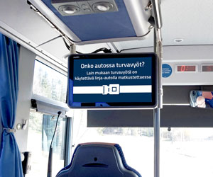 Korsisaaren linja-autojen näytöistä näet matkasi aikana ajankohtaiset tiedotteet