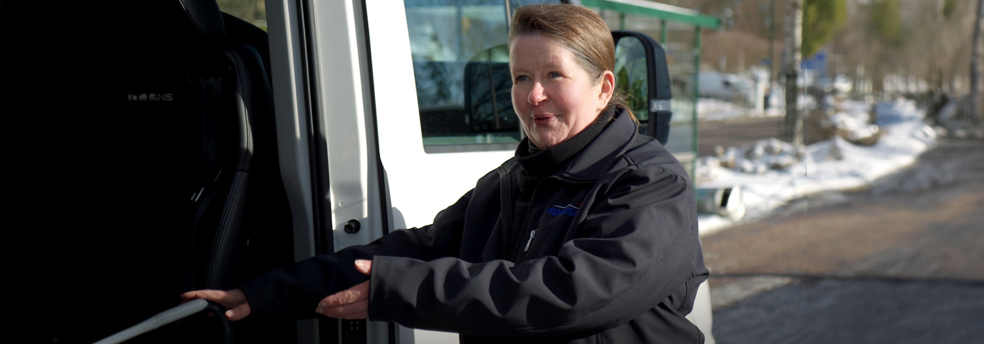 Korsisaaren taksinkuljettaja Ullalle asiakaspalvelu on sydämenasia.